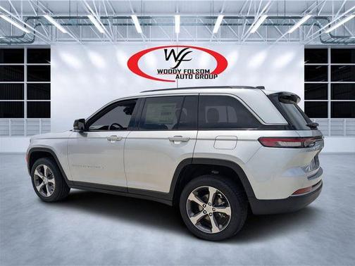 Silver Zynith 2026 Jeep Grand Cherokee Limited