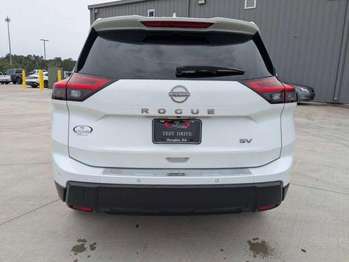 Everest White P 2024 Nissan Rogue SV