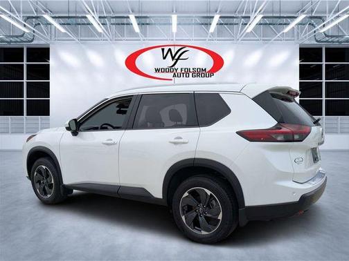 Everest White P 2024 Nissan Rogue SV