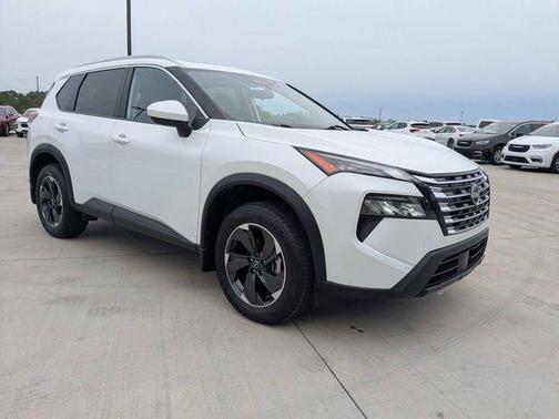 Everest White P 2024 Nissan Rogue SV