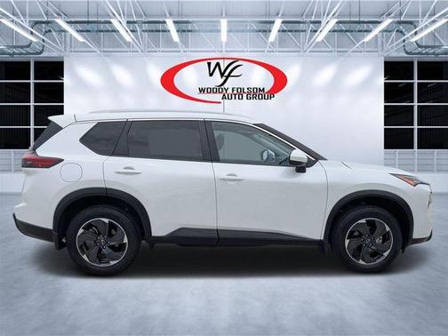 Everest White P 2024 Nissan Rogue SV