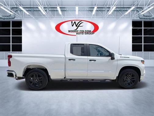 Summit White 2024 Chevrolet Silverado 1500 Custom