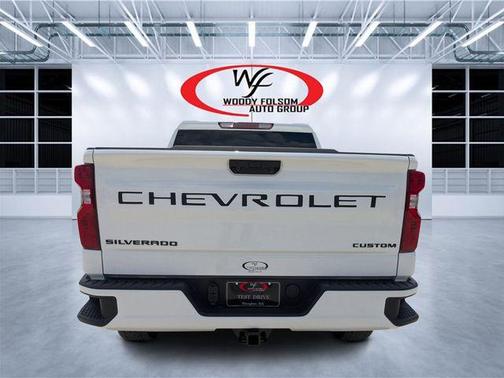 Summit White 2024 Chevrolet Silverado 1500 Custom