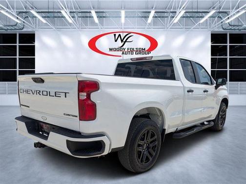 Summit White 2024 Chevrolet Silverado 1500 Custom