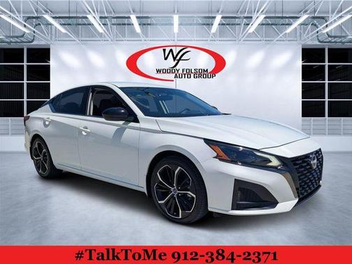 White 2024 Nissan Altima 2.5 SR