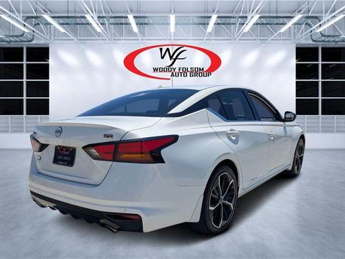 White 2024 Nissan Altima 2.5 SR
