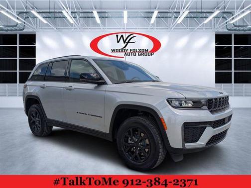 Silver Zynith 2026 Jeep Grand Cherokee Laredo