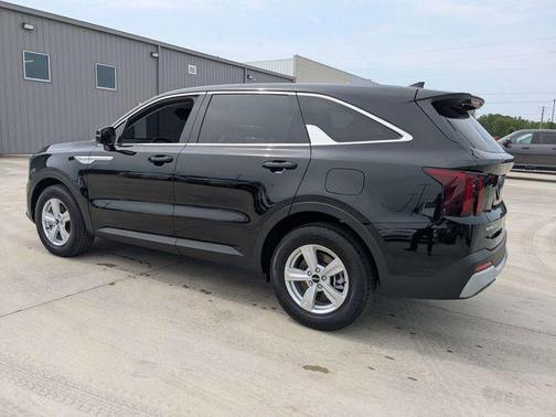 Ebony Black 2026 Kia Sorento LX