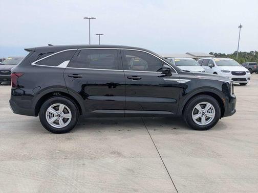 Ebony Black 2026 Kia Sorento LX