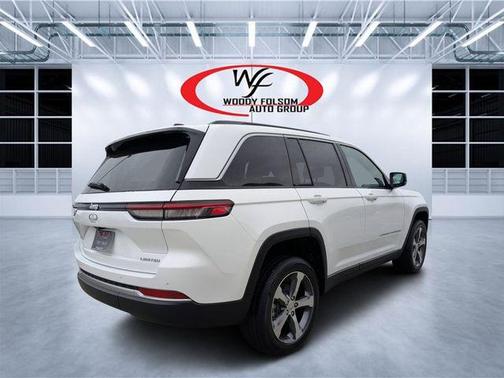 Bright White Clearcoat 2026 Jeep Grand Cherokee Limited