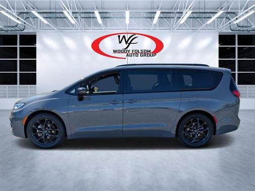 Gray Clearcoat 2025 Chrysler Pacifica Limited