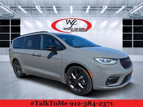 Gray Clearcoat 2025 Chrysler Pacifica Limited