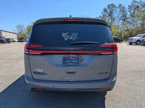 Gray Clearcoat 2025 Chrysler Pacifica Limited