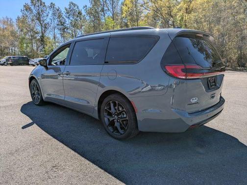 Gray Clearcoat 2025 Chrysler Pacifica Limited