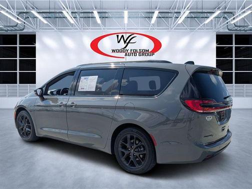 Gray Clearcoat 2025 Chrysler Pacifica Limited