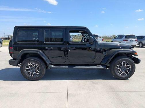 Black Clearcoat 2026 Jeep Wrangler Sahara