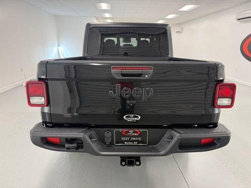2024 Jeep Gladiator Sport