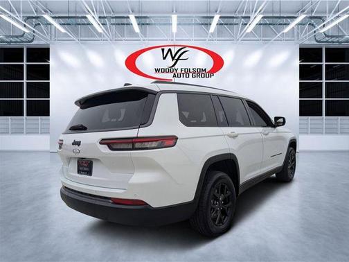 Bright White Clearcoat 2026 Jeep Grand Cherokee L Laredo