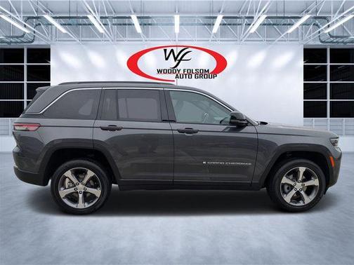Metallic 2026 Jeep Grand Cherokee Limited