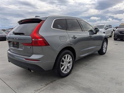 2021 Volvo XC60 T5 Momentum
