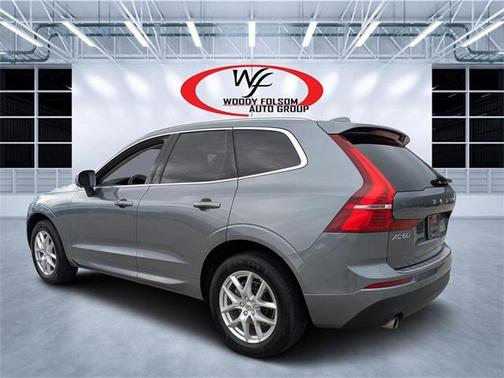 2021 Volvo XC60 T5 Momentum