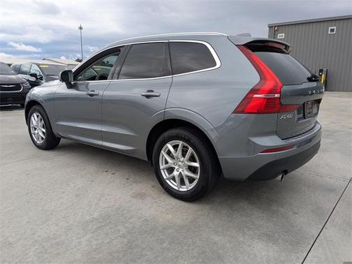 2021 Volvo XC60 T5 Momentum