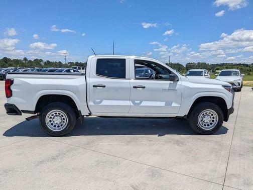Summit White 2023 Chevrolet Colorado WT