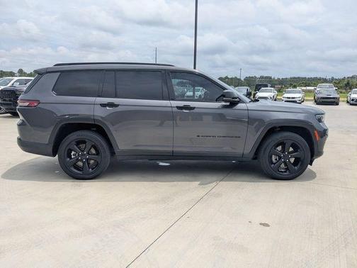 Metallic 2024 Jeep Grand Cherokee L Laredo