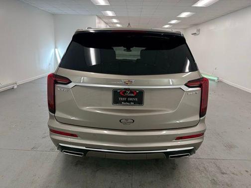 Latte 2023 Cadillac XT6 Luxury FWD