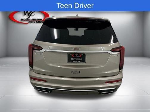 Latte 2023 Cadillac XT6 Luxury FWD