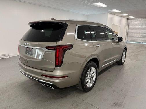 Latte 2023 Cadillac XT6 Luxury FWD