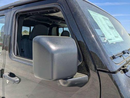 Black Clearcoat 2026 Jeep Gladiator Sport