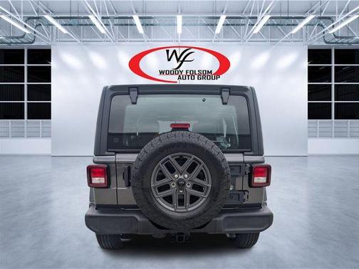 Granite Crystal Clearcoat Metallic 2026 Jeep Wrangler Sport