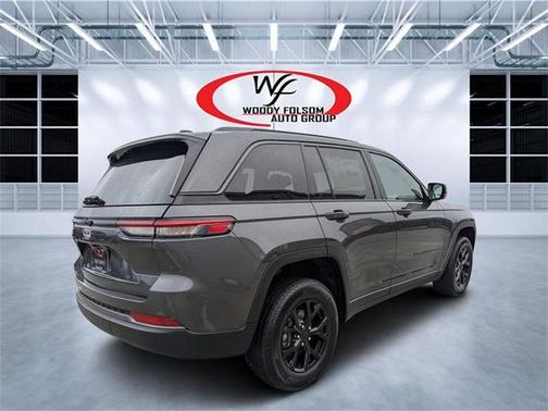 2026 Jeep Grand Cherokee Laredo