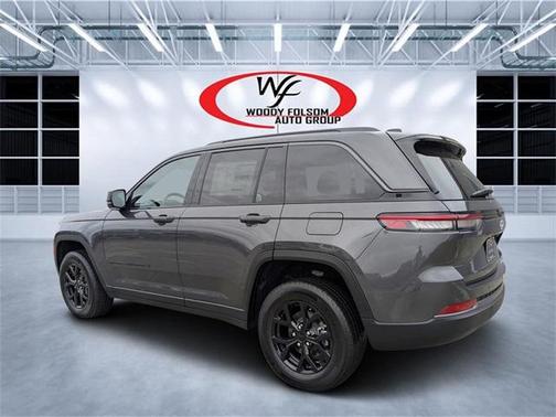2026 Jeep Grand Cherokee Laredo
