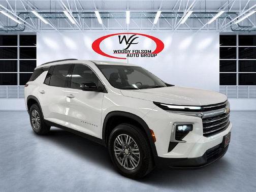 Summit White 2026 Chevrolet Traverse LT