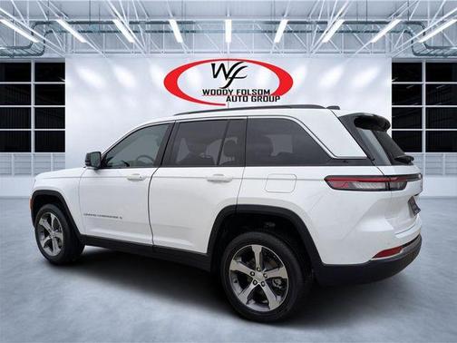 Bright White Clearcoat 2026 Jeep Grand Cherokee Limited