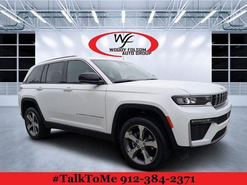 Bright White Clearcoat 2026 Jeep Grand Cherokee Limited