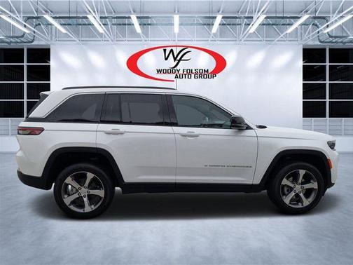Bright White Clearcoat 2026 Jeep Grand Cherokee Limited
