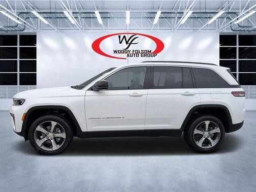Bright White Clearcoat 2026 Jeep Grand Cherokee Limited