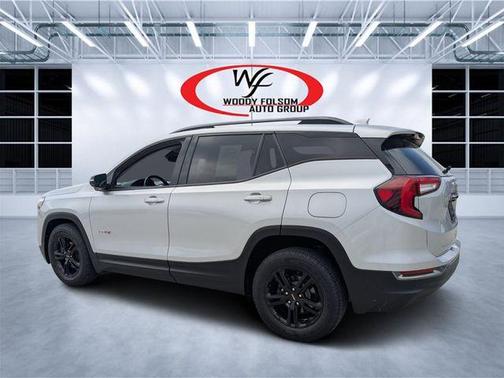Quicksilver Metallic 2022 GMC Terrain AT4