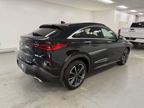 Black Obsidian 2025 INFINITI QX55 LUXE