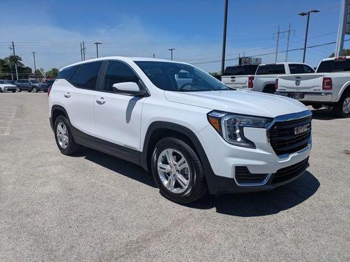 Summit White 2024 GMC Terrain SLE