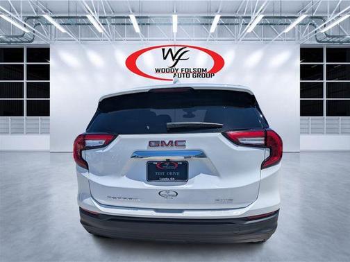 Summit White 2024 GMC Terrain SLE