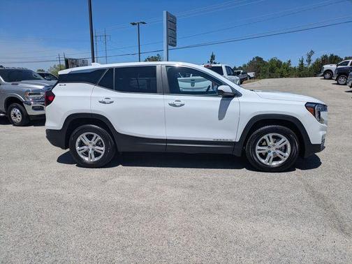 Summit White 2024 GMC Terrain SLE