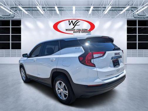 Summit White 2024 GMC Terrain SLE
