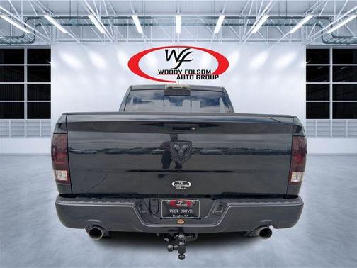 Brilliant Black Crystal Pearlcoat 2017 RAM 1500 Express