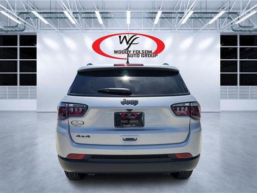 Silver Zynith 2026 Jeep Compass Latitude