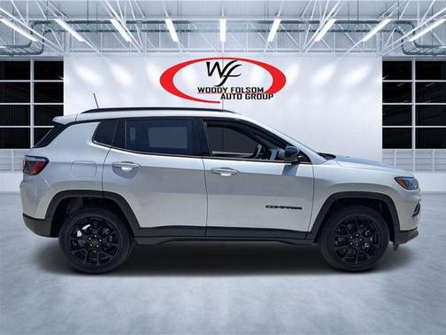 Silver Zynith 2026 Jeep Compass Latitude