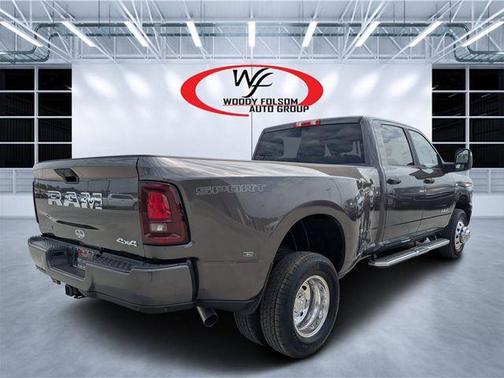 Granite Crystal Clearcoat Metallic 2026 RAM 3500 Big Horn